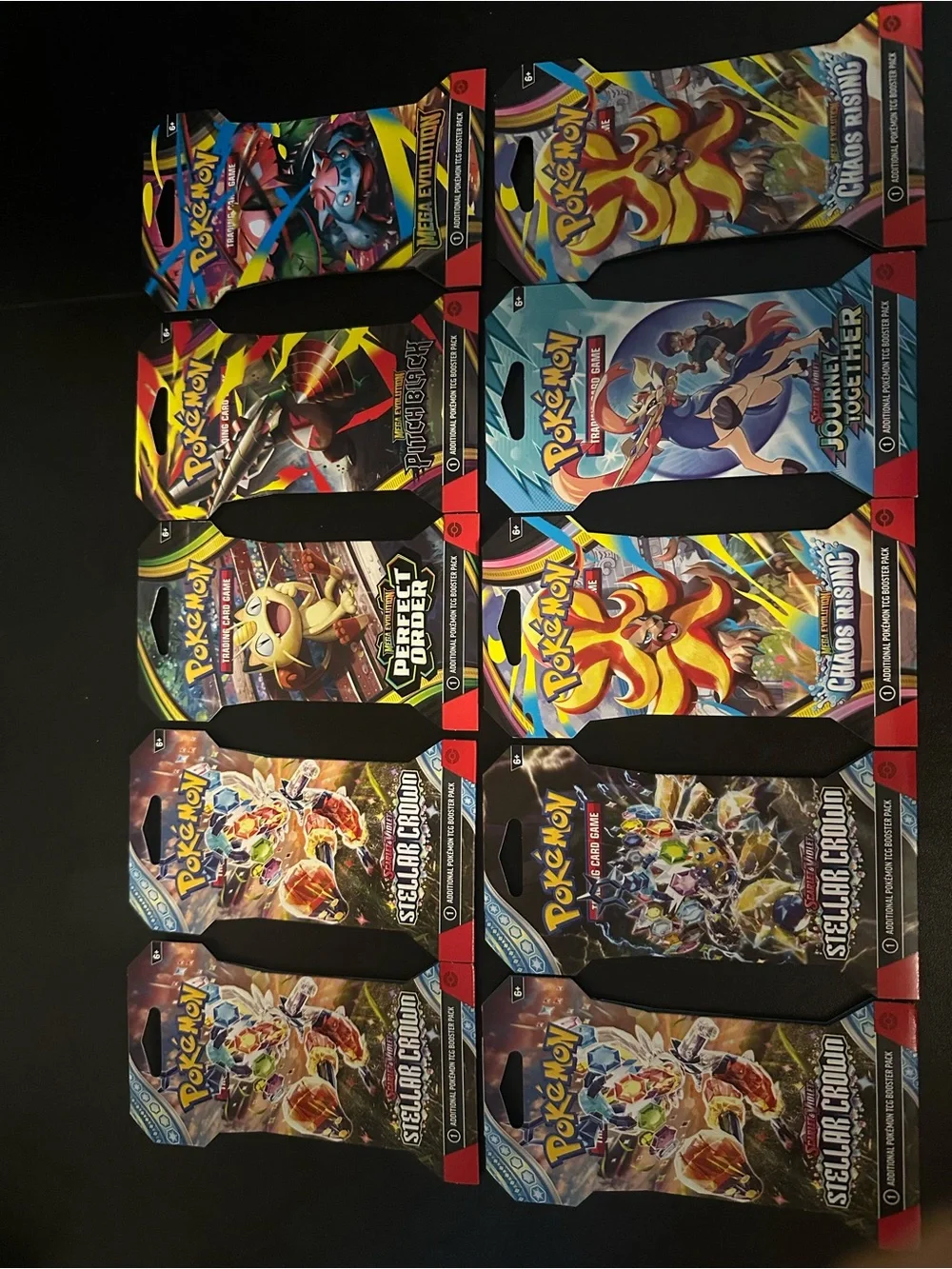 Pokémon TCG Lot 33 booster packs+1 mini tin + 1 box